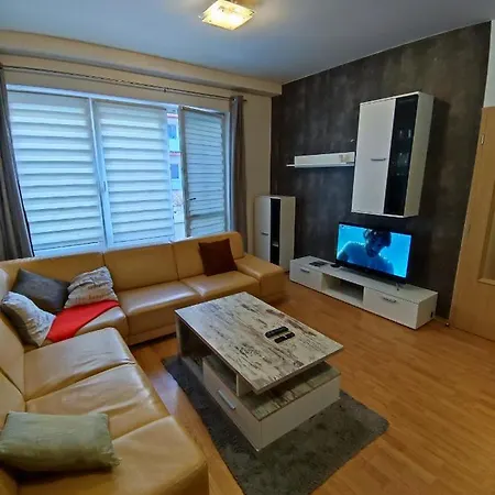 Apartment Bakosova Prijemny 2 Izbovy Byt V Centre, 24h Self Check-in Banska Bystrica